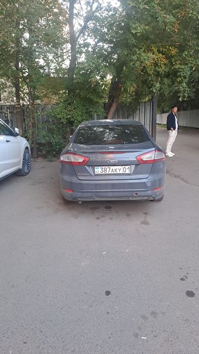 Продам машину форд