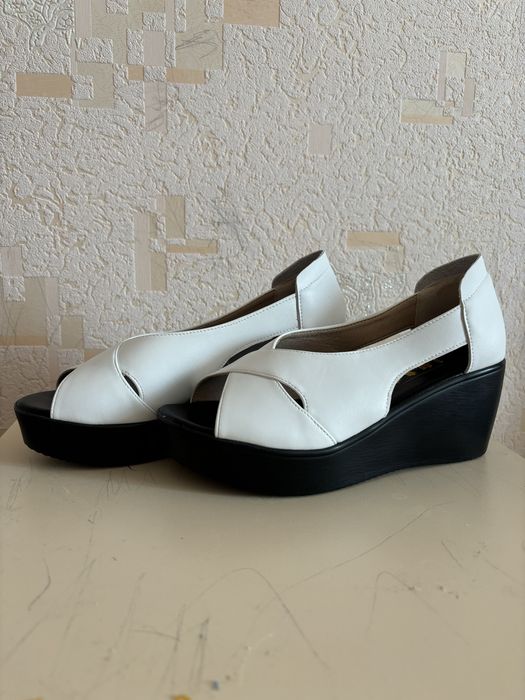 Женская летняя обувь