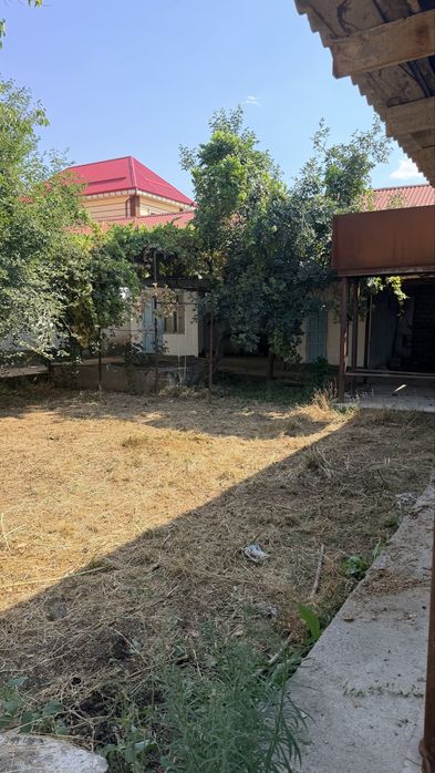 Uy sotiladi srochna narxini kelishamiz