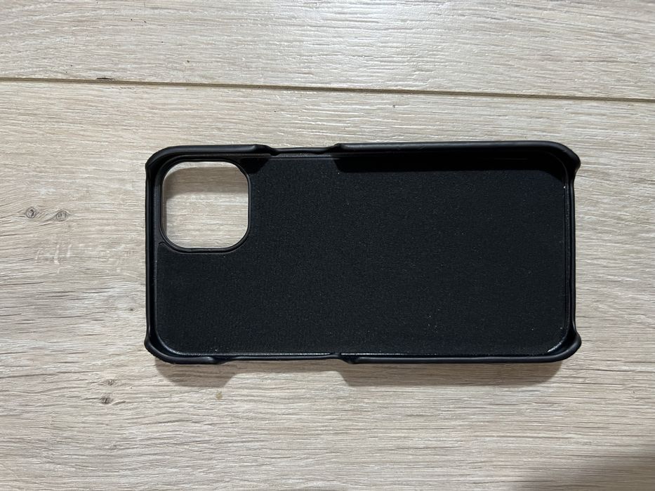 Husa IPhone 13 Puffer