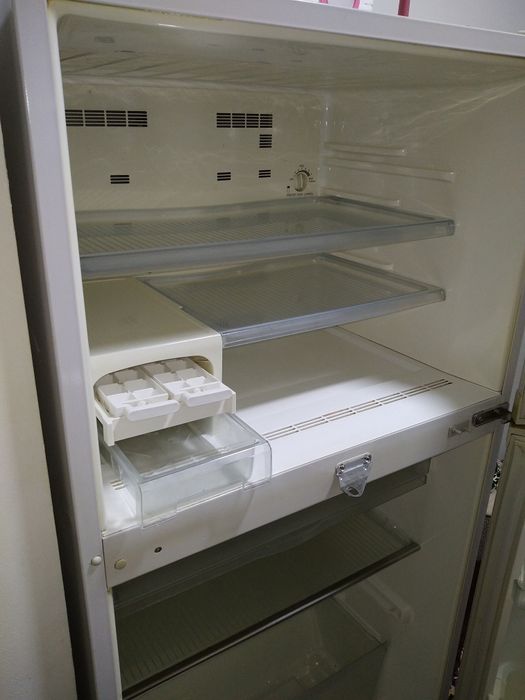 Холодильник SHARP Yaponskiy