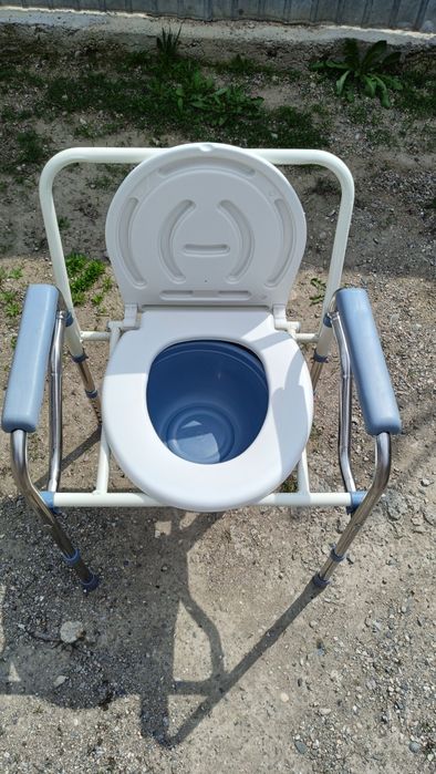 Продам ходунки, трость -костыль, биотуалет