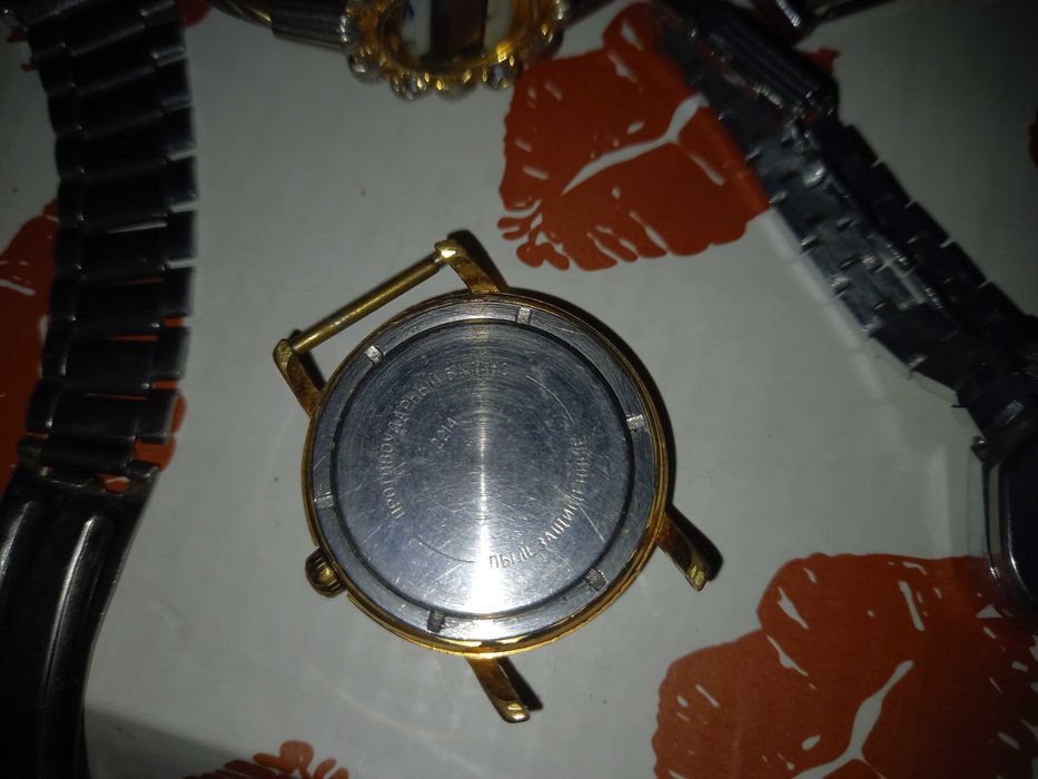 Стари модели часовници Восток плюс други обща цена
