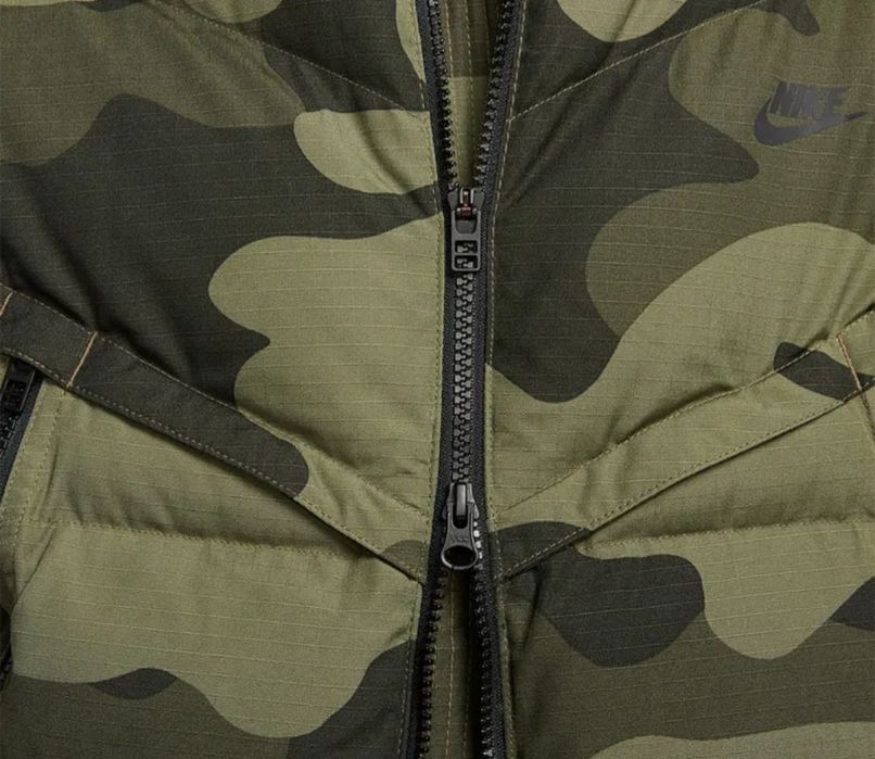 Geaca Nike puffer ,camo ,nouă