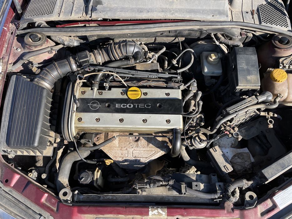 Opel Vectra 1.8 115hp 1997 На Части