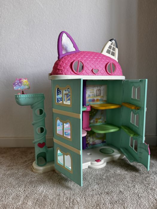 Casa de papusi a lui Gabbie cat