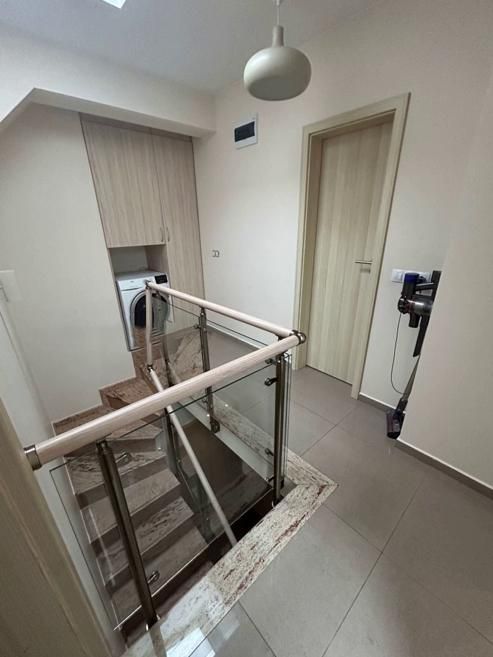 Дава се под наем Четиристаен апартамент в София, Зона Б-18 - 98 кв.м за 899 € - Снимка #11