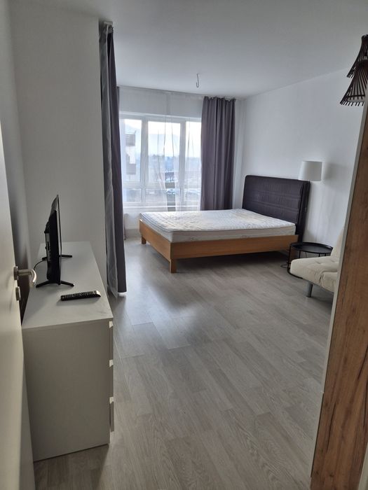 Garsonieră cu boxă și parcare