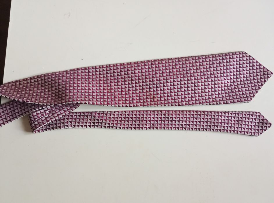 Уникални вратовръзки:Prada,Dior,Boss, Pierre Cardin, Calvin Clein,Zara
