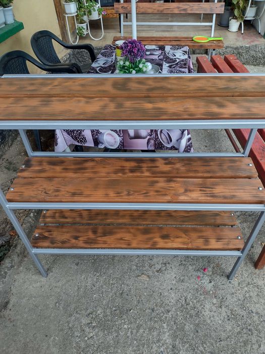 Метален стелаж рафт.