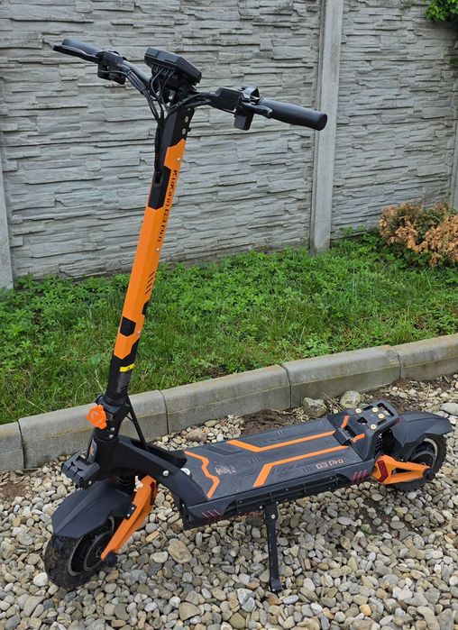 Vand trotineta electrica Kukirin G3 Pro utilizata 97% pe drumuri asfaltate.Are 830 km(reali) si a fost condusa cu prudenta, neavand zgarieturi majore!