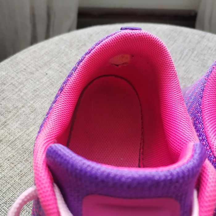 Vand adidasi Nike39