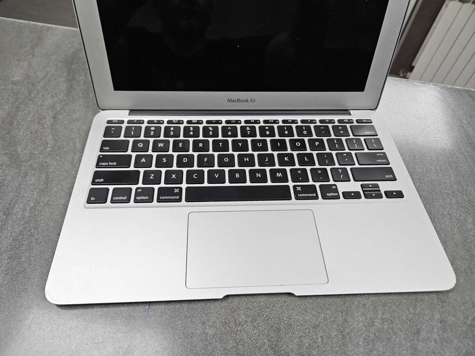 Macbook Air 2011 Core i3 Ram 4Gb Ssd 120