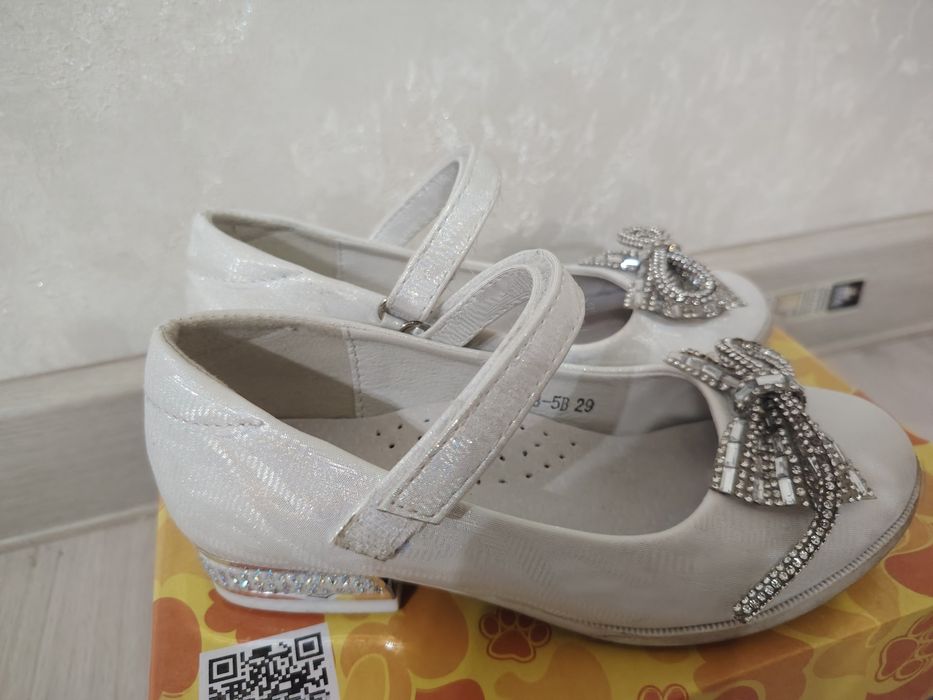 Туфли на девочку р 29