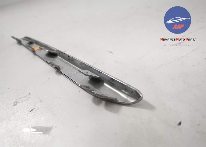 Хромиран Орнамент Хром Дясна Централна Решетка Купе Мерцедес-Бенц С-Кл