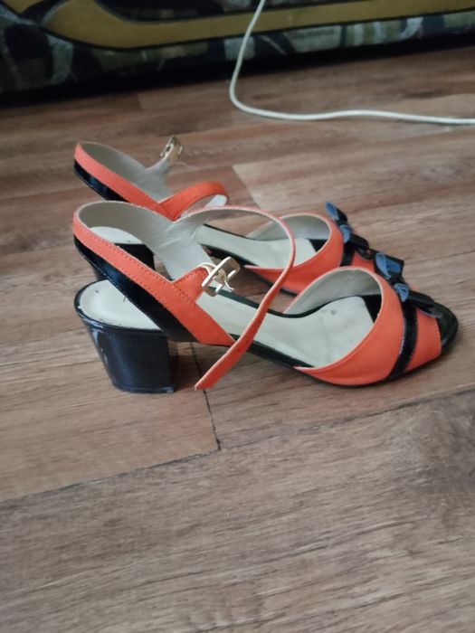 Продам босоножки за 5000 тыщ