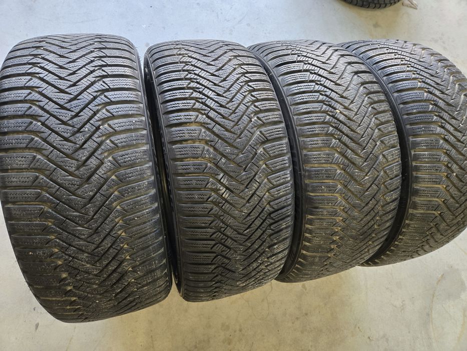 Anvelope iarna 235 45 17 Laufenn 7mm dot2020