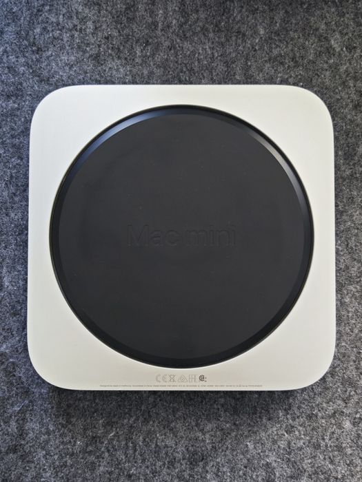 Mac mini M2 (8 GB RAM)