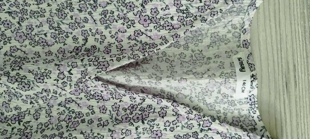 Lot tricouri fetițe 9-10 ani plus rochie