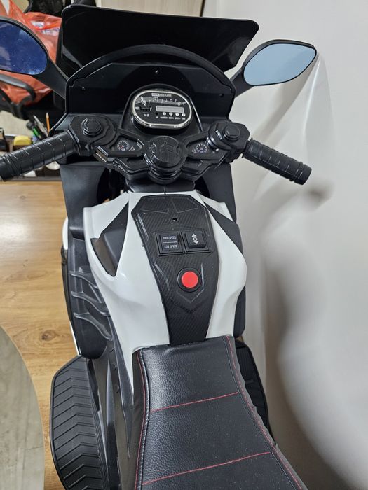 Продаю детский электромотоцикл