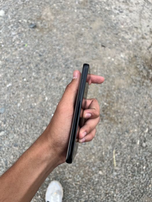самсунг s8, память 64, экран новый