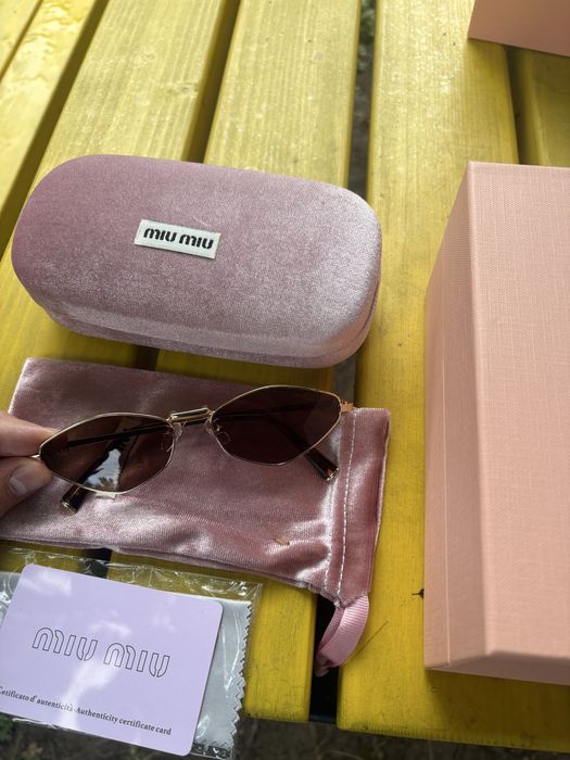 Ochelari de soare miu miu