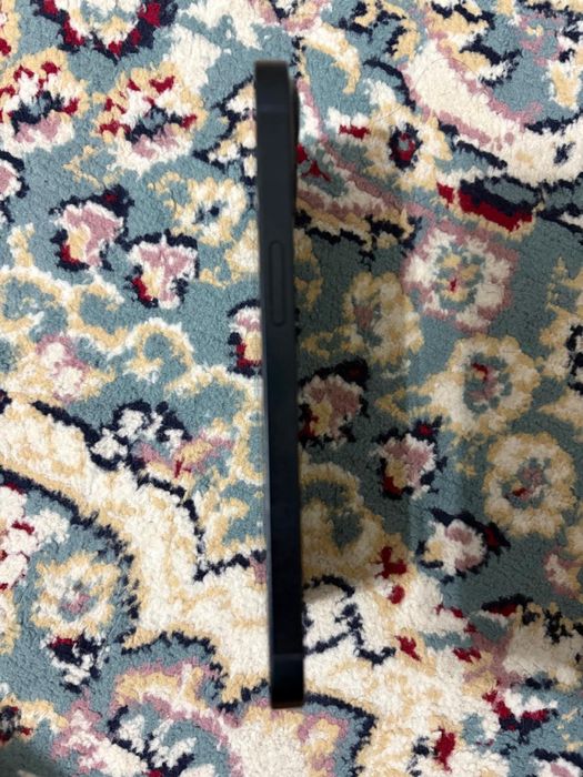 Продам iPhone 13 128 гб