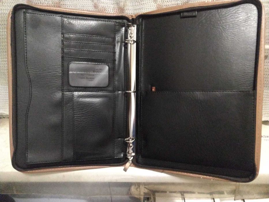 Папки и деловые сумки для документов