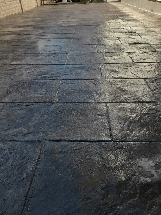 Beton amprentat  și fac și covoare de piatra