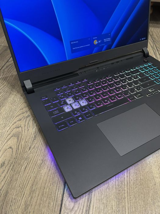 Asus rog strix 17