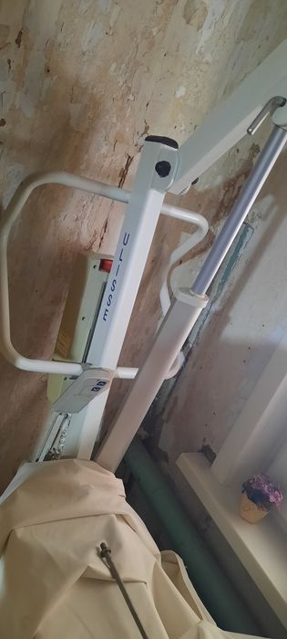 Продам медицинский подъёмник для инвалидов)