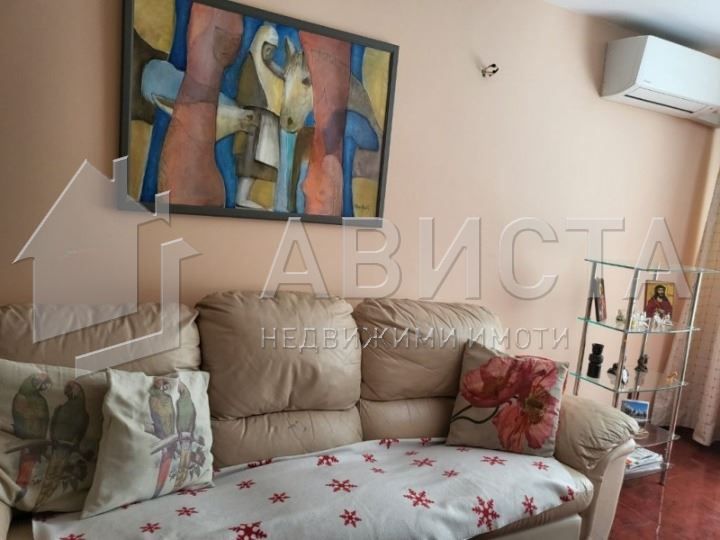 Дава се под наем Четиристаен апартамент в София, Лагера - 117 кв.м за 940 € - Снимка #4