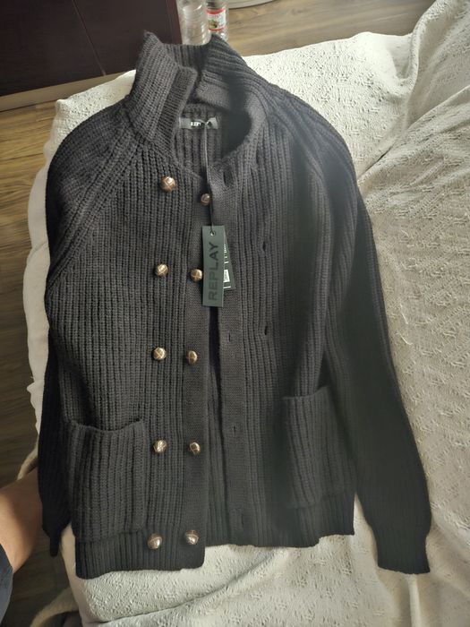 Vand pulover Replay marimea M Nu negociez