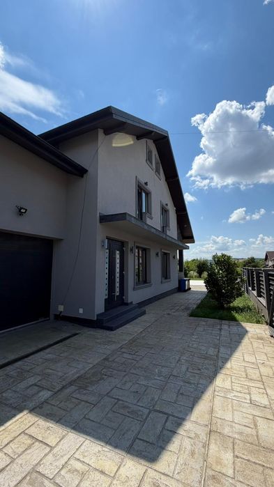 Casă  de vânzare în Suceava- Burdujeni| 260 mp | Teren 800 mp | Garaj | Anexă 70 mp | 370.000 euro