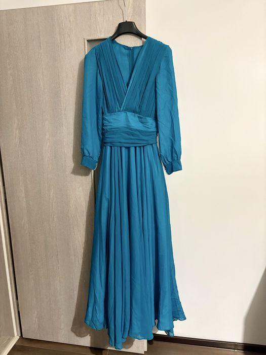 Vand rochie lunga de ocazie