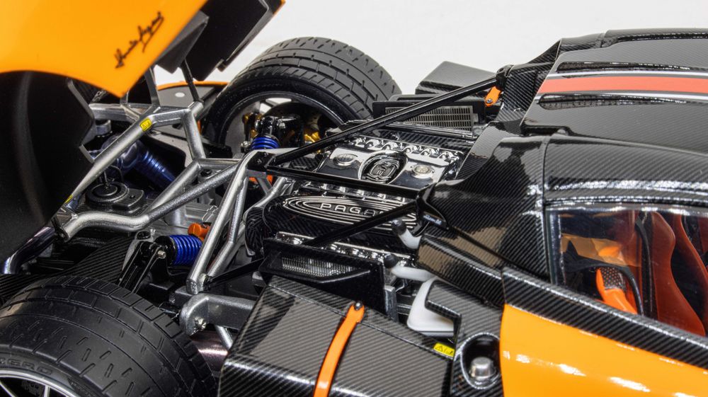 Macheta Pagani Huayra BC by LCD (Autoart, Almost Real, Motorhelix)