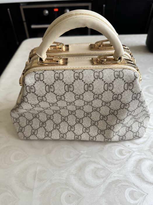 Продам  женские сумки