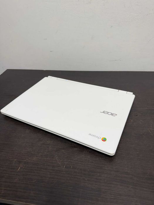 Laptop ACER Chromebook 13 ruleaza instant si tine foarte mult bateria peste 8 ore