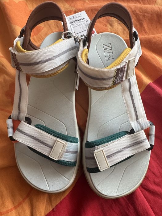 Чисто нови сандали на Zara (Зара), номер 37