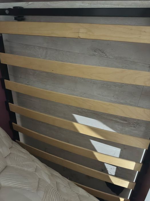 Кровать с матрасом