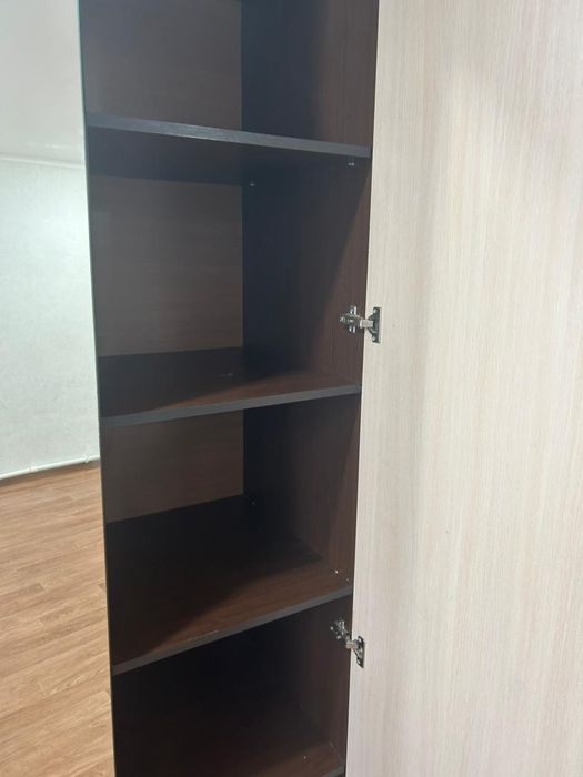 Шкаф двухдверный