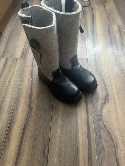 Продам новые сапоги валенки