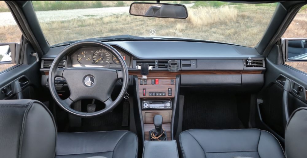 Mercedes-Benz 300CE-24V W124 Coupé / C124