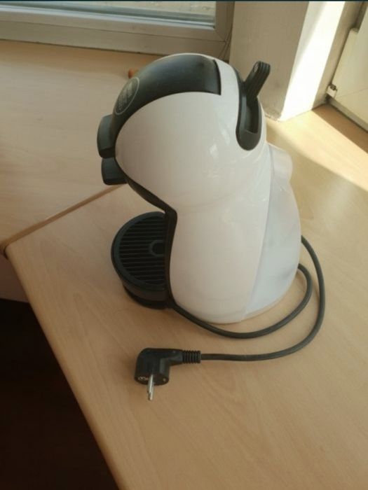 Nescafe Dolce Gusto кофемашина