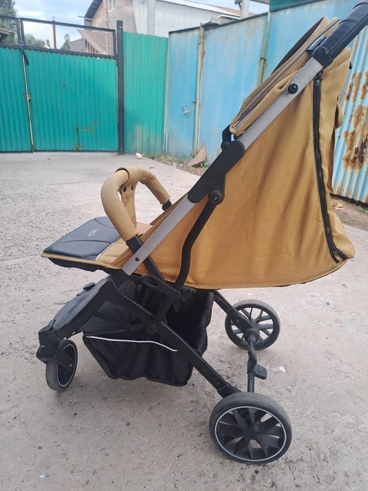 2 коляски одинаковые