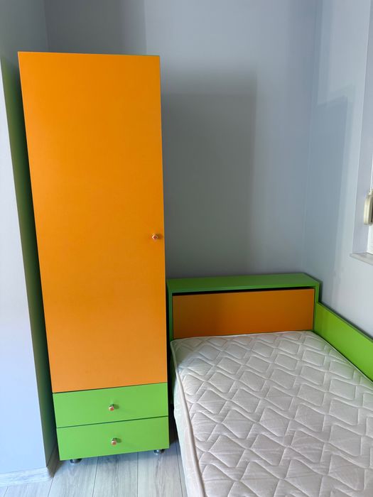 детски комплект от легло, гардероб и бюро