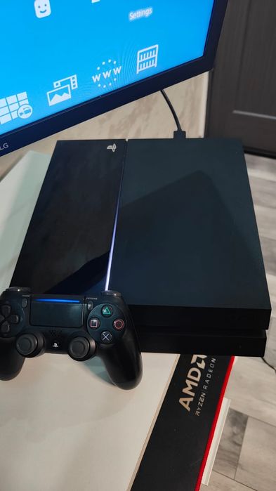 Playstation 4 ( Ps4 ) + controller