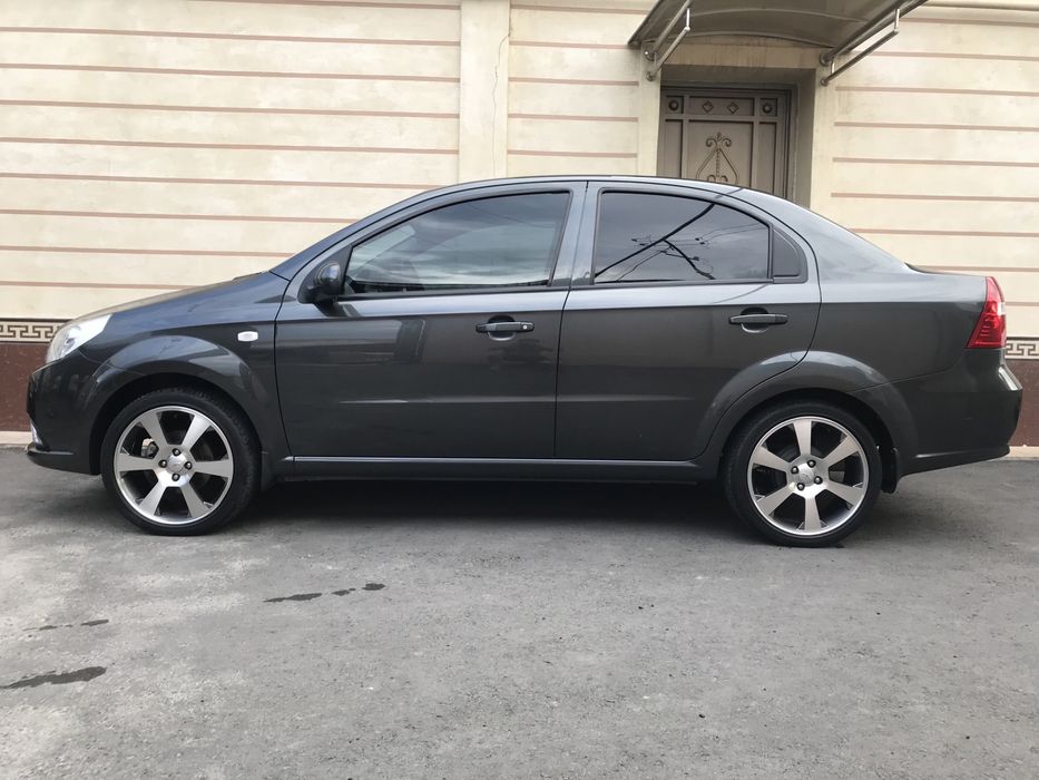 Sotladi yoki obmen Nexia 3 Zavod diskaga 205/45/17 Bolta Diska Balon