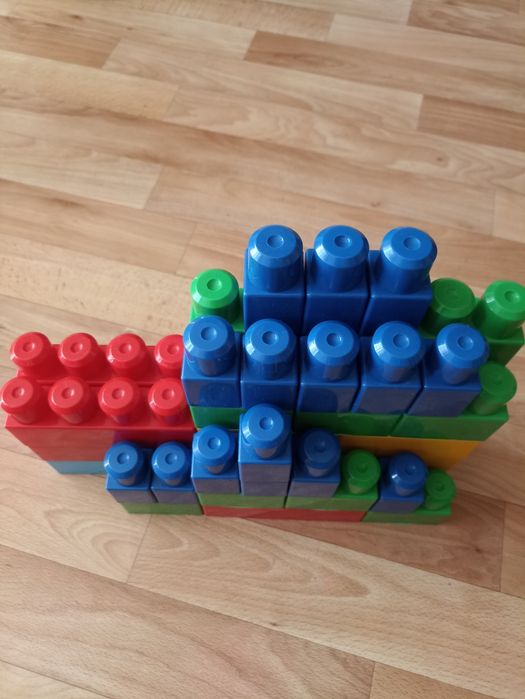 Продам конструктор крупные блоки