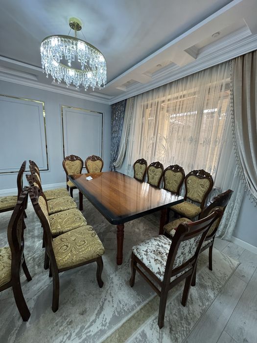 Мебель, для зала. Стол со стульями.